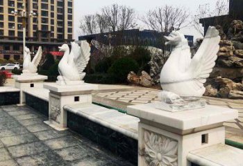 泰州中领雕塑提供最高质量的天鹅雕塑定制服务。…