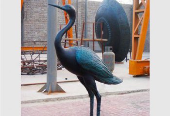 泰州青铜仙鹤雕塑：展现古典和谐之美