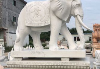 泰州精美汉白玉雕塑：观音大象