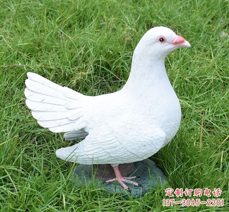 泰州文化广场的和平鸽雕塑