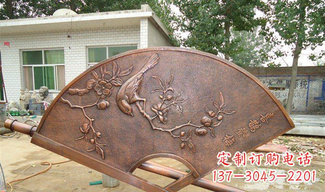 泰州喜鹊登梅扇子景观铜浮雕