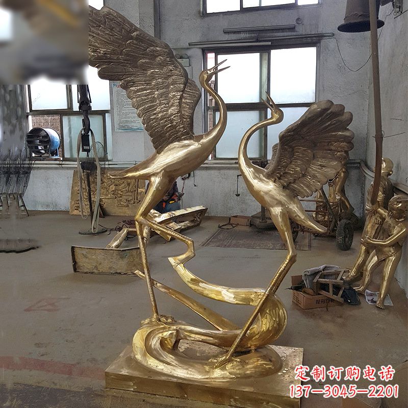 泰州仙鹤铜雕景观