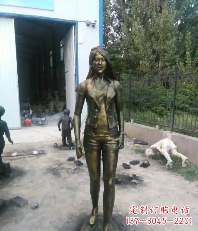 泰州现代美女广场人物铜雕