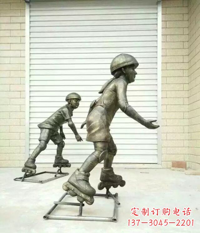 泰州小孩玩轮滑公园人物铜雕