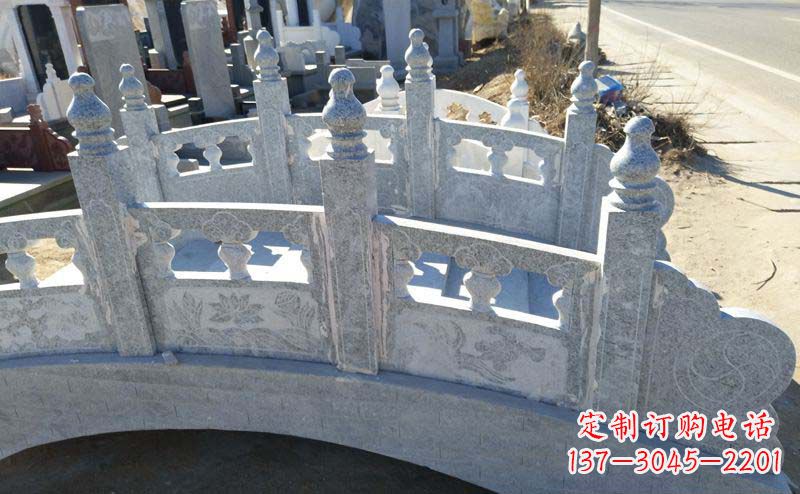 泰州小区公园大理石拱桥