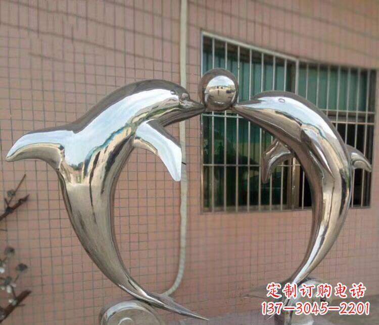 泰州校园不锈钢海豚顶球雕塑