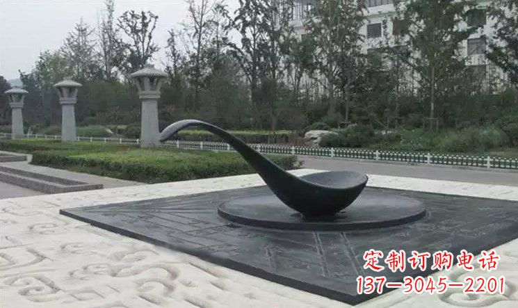 泰州校园古代指南针司南铜雕