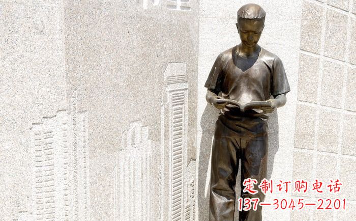 泰州校园看书的学生人物铜雕
