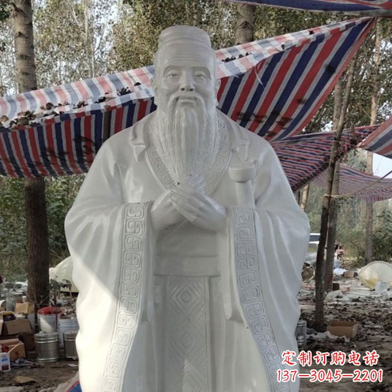 泰州校园孔子雕像