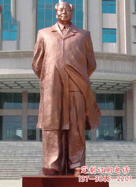 泰州校园毛主席铜像