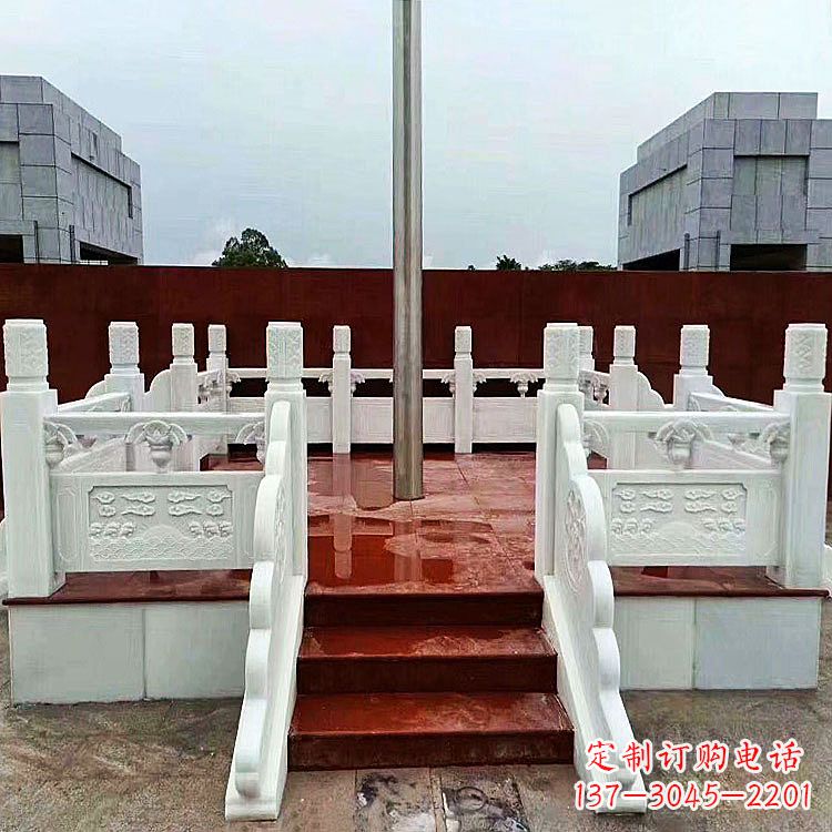 泰州学校石雕升旗台