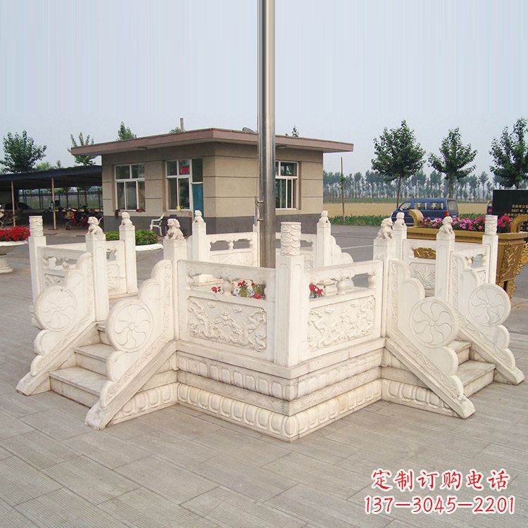 泰州学校校园芝麻白广场升旗台