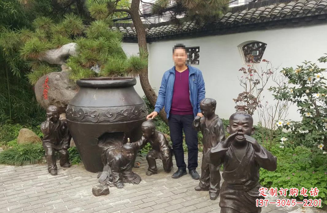 泰州园林司马光砸缸铜雕