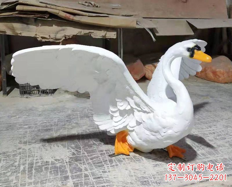 泰州展翅翱翔的仿真白天鹅发光款