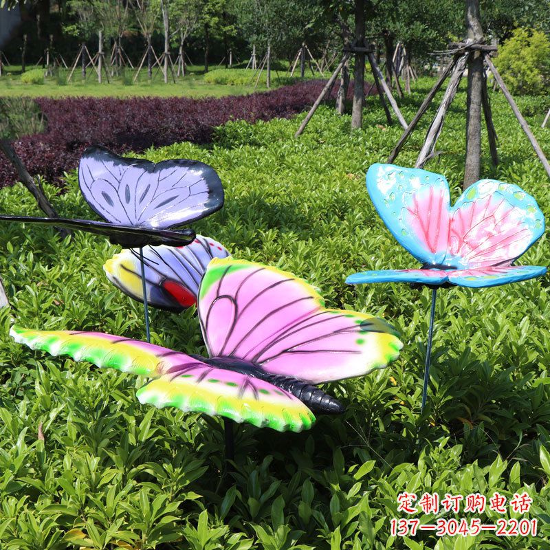 泰州展翅的蝴蝶,公园草丛仿真动物装饰雕塑