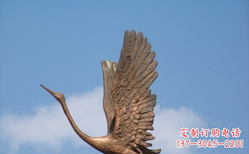 泰州展翅高飞的仙鹤动物铜雕