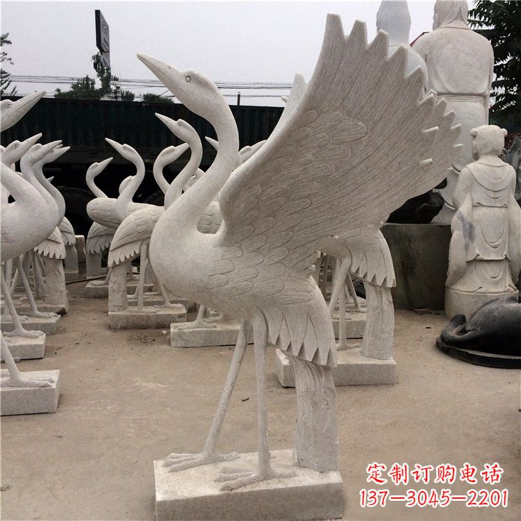 泰州展翅欲飞的仙鹤石雕