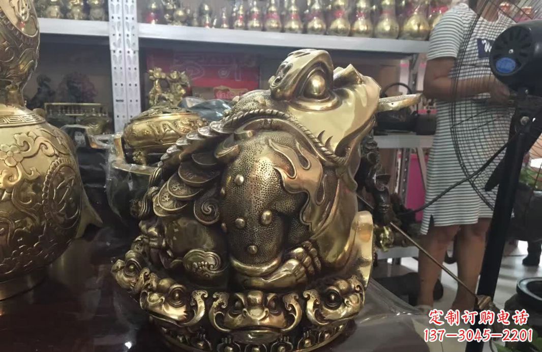 泰州招财金蟾动物铜雕