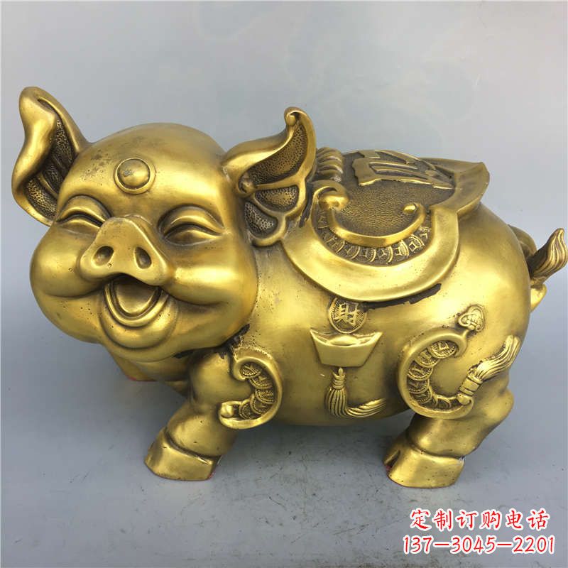 泰州招财卡通猪铜雕-企业商场美陈动物生肖风水雕塑摆件