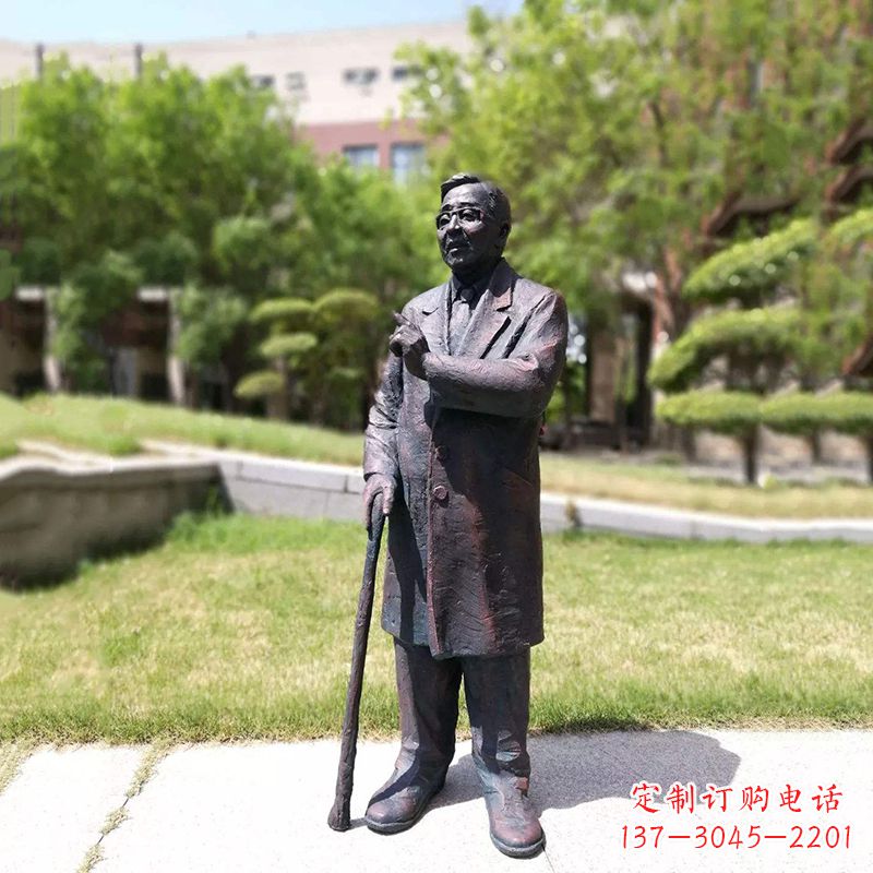 泰州中国名人著名数学家华罗庚铜雕像