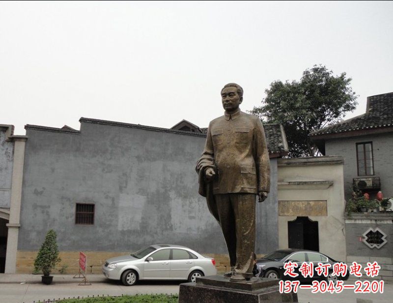 泰州周恩来广场伟人铜雕