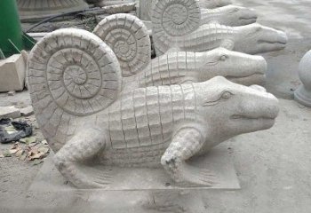 泰州园林水池水景鳄鱼砂岩喷水雕塑