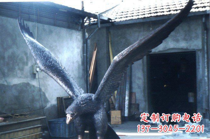 泰州铸铜老鹰企业动物铜雕