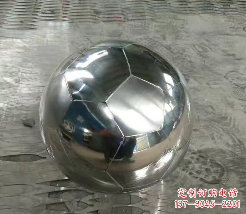 泰州足球不锈钢体育器材雕塑